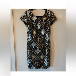 Maia size 6 black gold and silver minidress with short sleeves